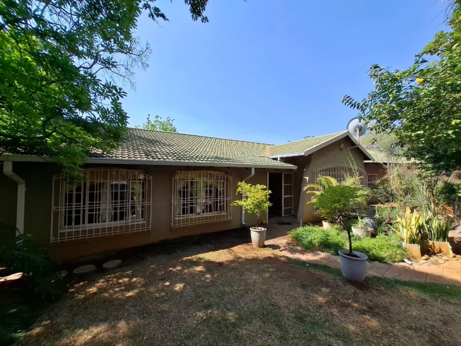4 Bedroom Property for Sale in Protea Park North West